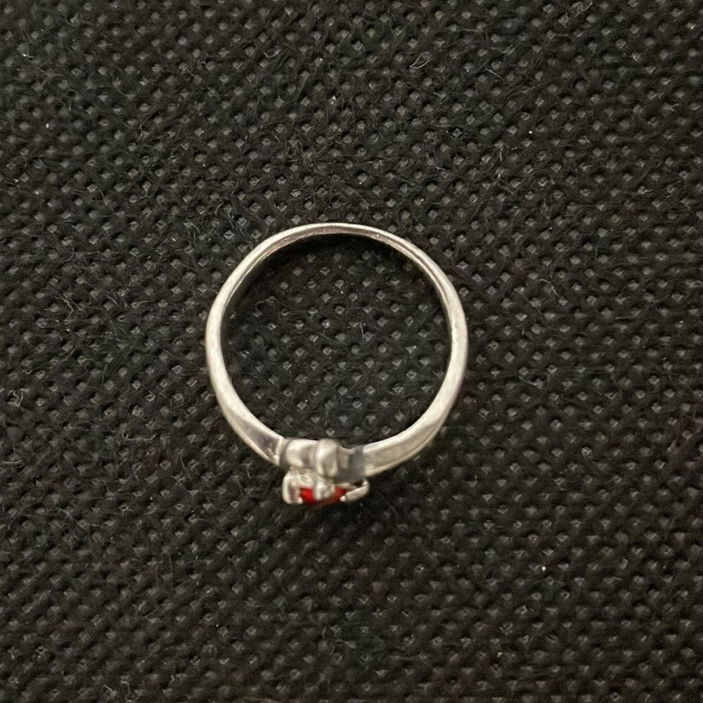Thin ring with a red gem - Picture 3 of 6